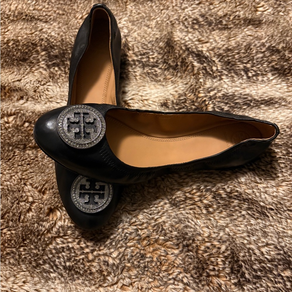 Tory Burch Black Leather Silver Logo Ballet Flats size 10.5 Crystal Medallions - Picture 6 of 6